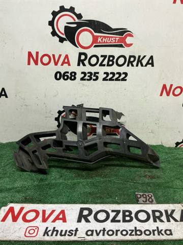 Кронштейн крепления бампера переднего правый 3T0807056A VAG