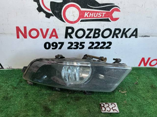 Фара противотуманная, правая 3T0941700C VAG