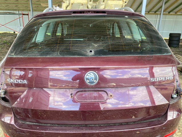 Дверь задняя багажная 3T9827025A VAG