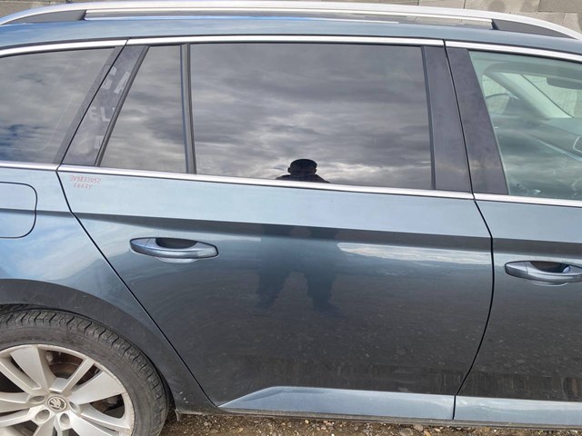 Дверь задняя, правая 3V9833052 VAG