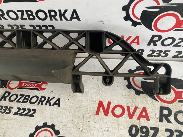 4L0807329 VAG Кронштейн бампера заднего центральный купить в Полтава