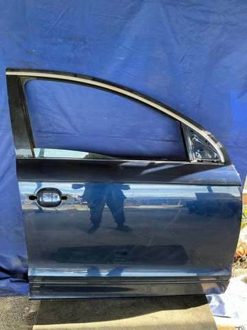 Пассажирская передняя дверь 4L0831052A VAG