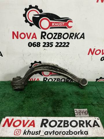 Правый рычаг передней нижней подвески 4M0407696C VAG