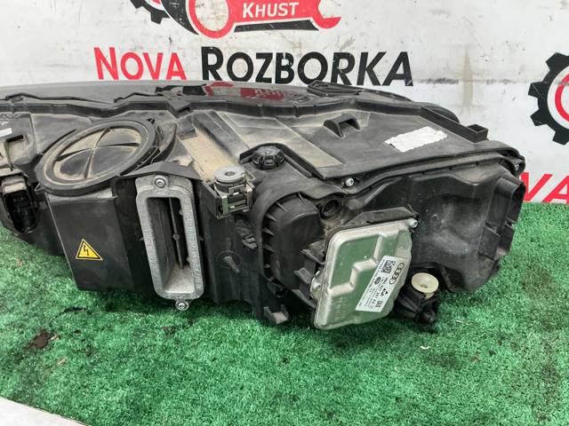 VAG 4M0941044B Правая фара в наличии Житомир