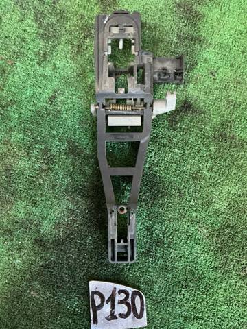 Держатель наружной ручки двери, задней правой 4M51A266B22AD FORD
