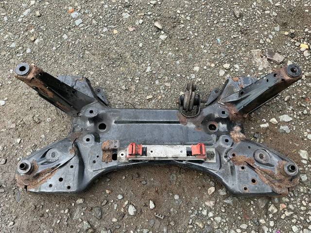 Поперечина передней подвески 544010095R RENAULT