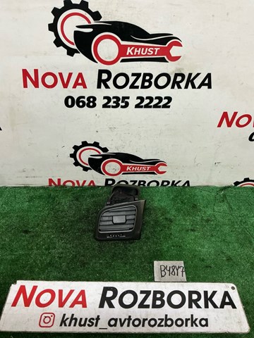Решетка вентиляции салона на "торпедо", левая 5G1819703H VAG