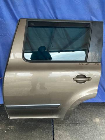 Задняя левая дверь 5L0833055 VAG