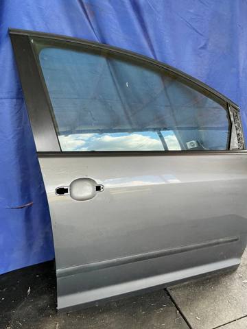 VAG 5M0831106E Панель-щека двери передней правой в наличии Чернигов