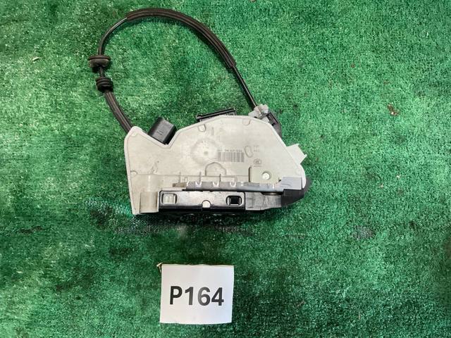 Замок задней правой двери  5N0839016G VAG