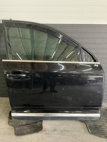 Пассажирская передняя дверь 7L0831056L VAG