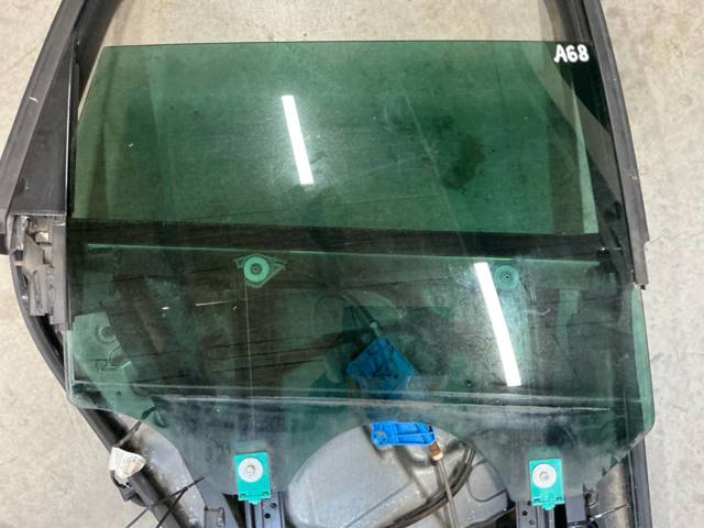 Стекло задней правой двери 7L0845206D VAG