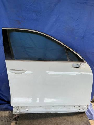 Пассажирская передняя дверь 7P0831056 VAG