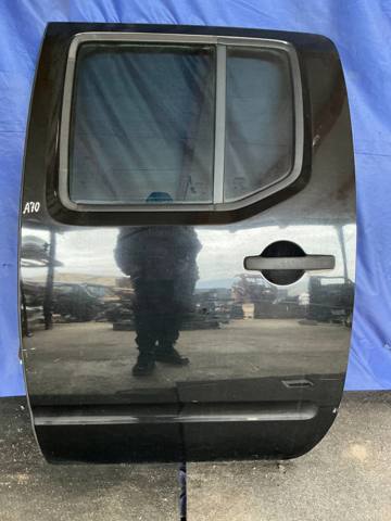 Задняя левая дверь 82101EB332 NISSAN