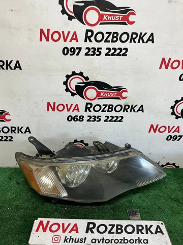 Правая блок фара 8301A152 MITSUBISHI