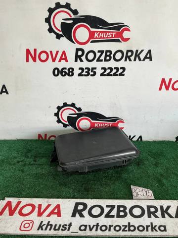 VAG 8D0927355A Корпус блока предохранителей в наличии Тернополь