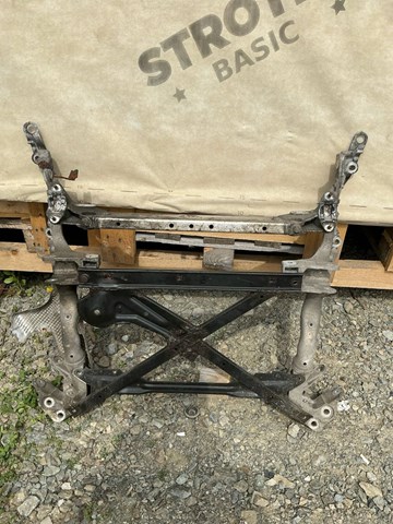 Подрамник передней подвески 8R0399315G VAG