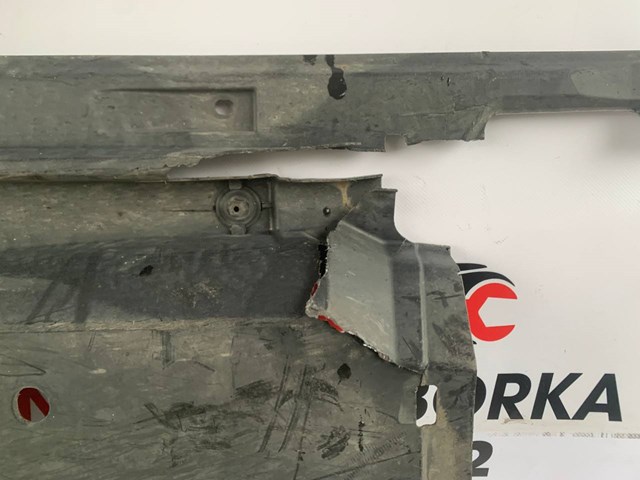 8R0825208C Защита днища правая купить Днепр