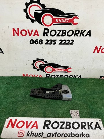 Держатель наружной ручки двери, задней правой 8T0837886A VAG