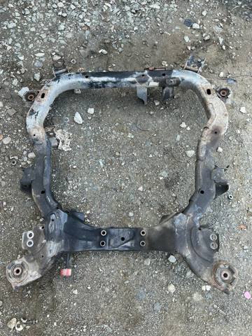 Балка передней подвески 96819176 GM