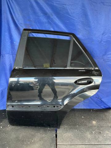 Дверь пассажирская задняя левая A1647300105 MERCEDES