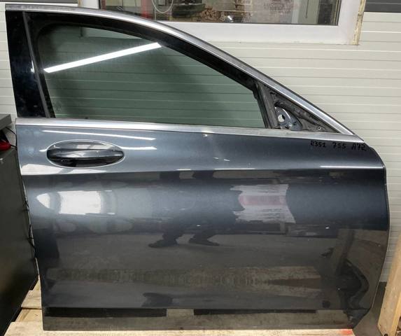 Пассажирская передняя дверь A2057200205 MERCEDES