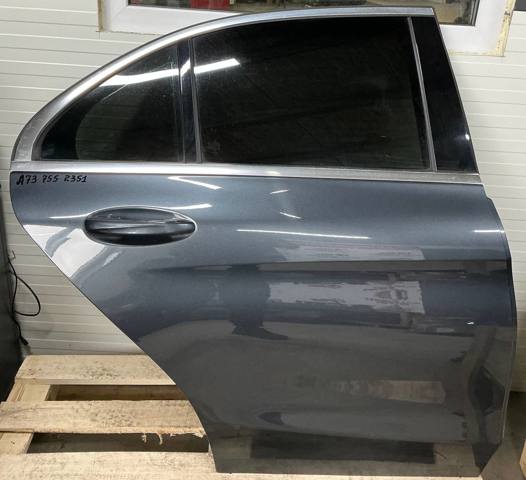 Дверь пассажирская задняя правая A2057300205 MERCEDES