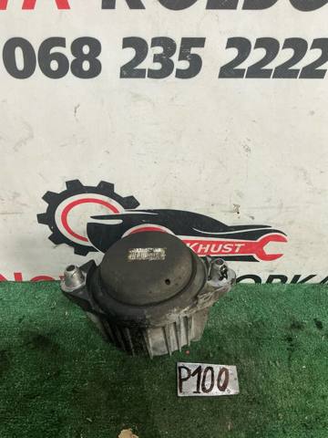 Подушка (опора) двигателя, левая A2122401417 MERCEDES