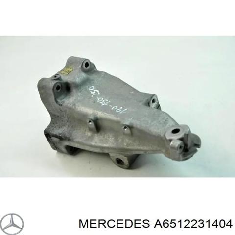 Кронштейн подушки (опоры) двигателя, правой A6512231404 MERCEDES