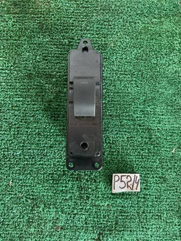 Кнопка стеклоподъемника передняя правая GS1D66370 MAZDA