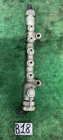 Топливная рампа SH0113GC0 MAZDA