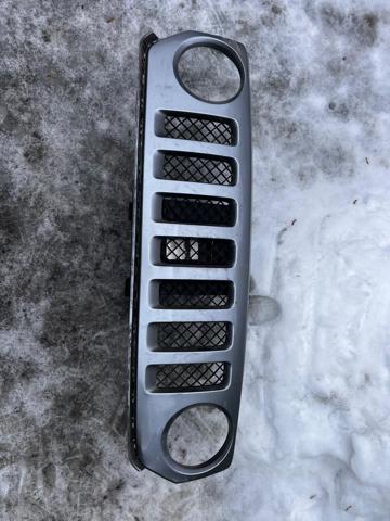 Решетка радиатора 68091527AA CHRYSLER