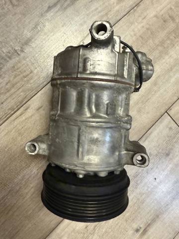 Компрессор климатической установки 31348965 VOLVO