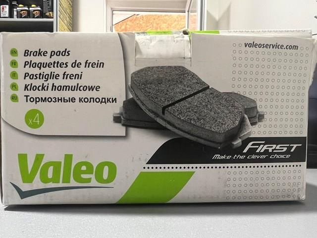 301059 VALEO Колодки тормозные передние дисковые купить в Житомир
