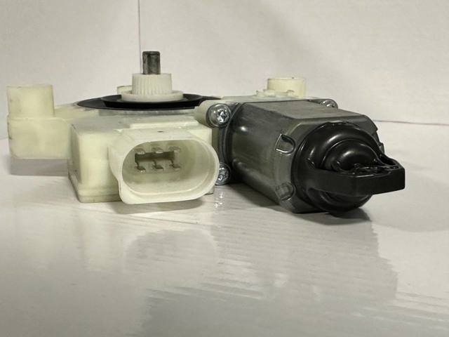 61359463857 BMW Мотор стеклоподъемника двери задней левой купить в Кривой Рог