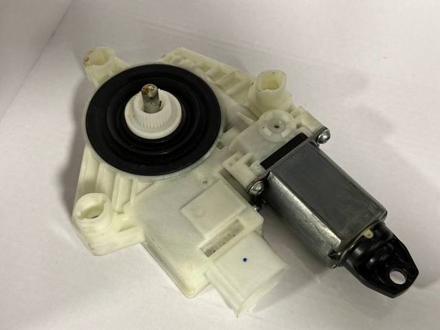 61359463857 BMW Мотор стеклоподъемника двери задней левой купить в Полтава