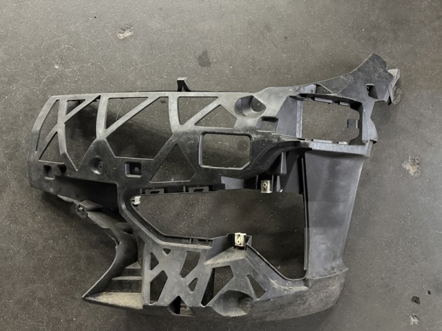 BMW 51117422247 Кронштейн бампера переднего левый в наличии Львов
