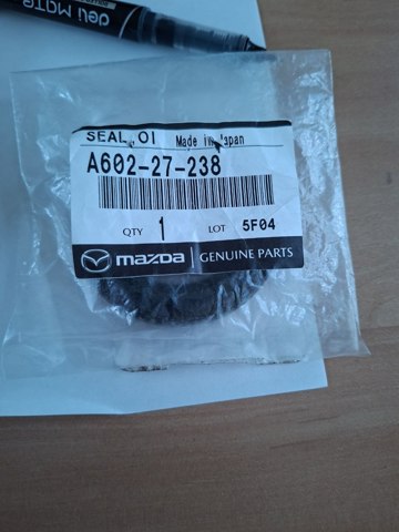 Сальник полуоси переднего моста, правой A60227238 MAZDA