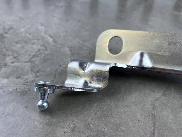 31352879 VOLVO Петля капота правая купить в Ужгород
