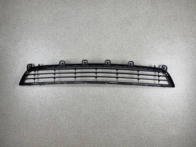 BMW 51117294475 Решетка бампера переднего центральная в наличии Сумы