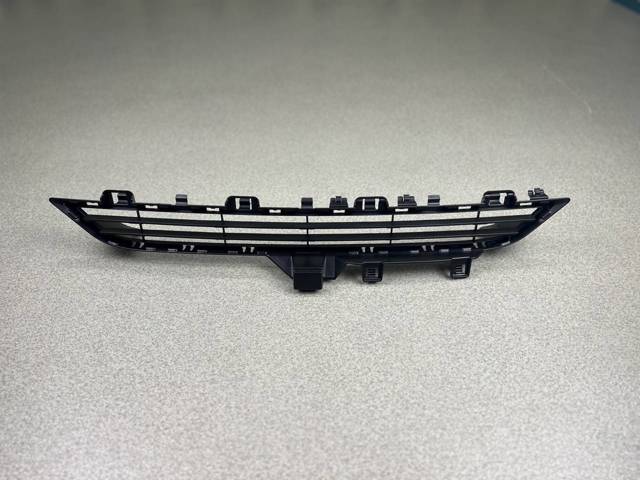 BMW 51117294476 Решетка бампера переднего верхняя в наличии Запорожье