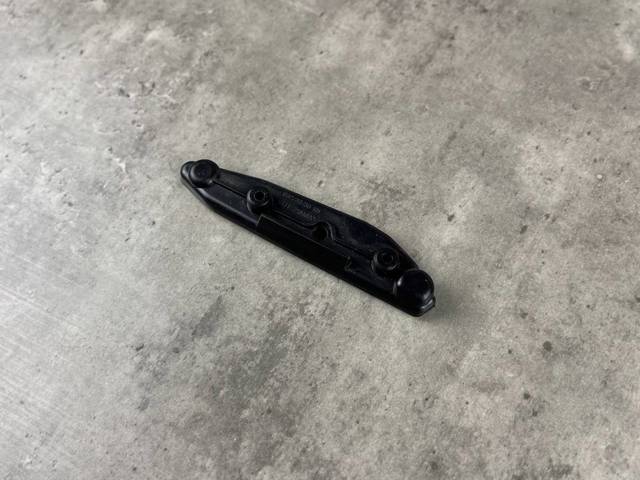 51117294680 Кронштейн крепления крыла переднего правого передний купить Житомир