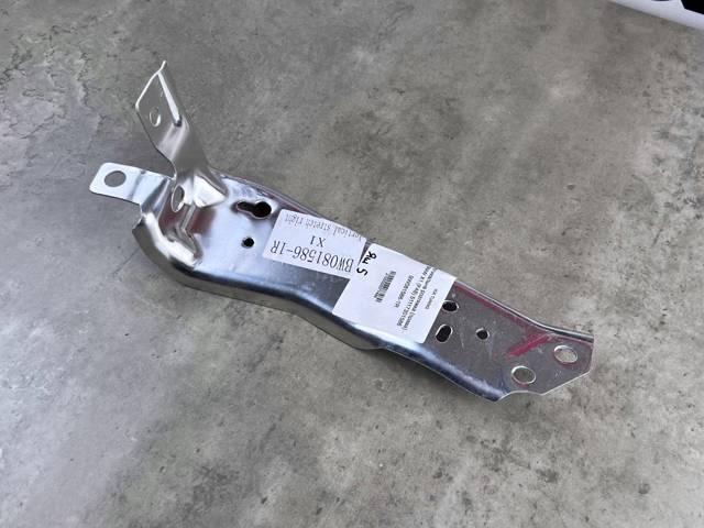 51117301586 BMW Кронштейн усилителя переднего бампера купить в Запорожье