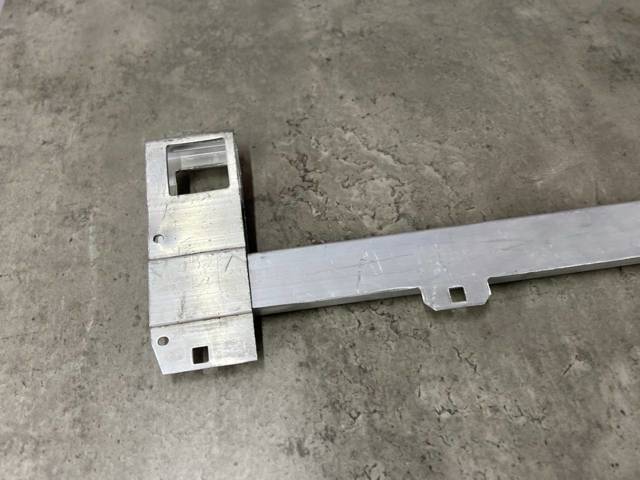 51117301605 Кронштейн радиатора нижний купить Запорожье