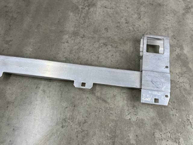 51117301605 Кронштейн радиатора нижний купить Ирпень