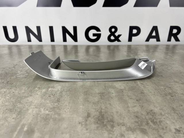 BMW 51117308043 Молдинг решетки бампера переднего левый в наличии Днепр