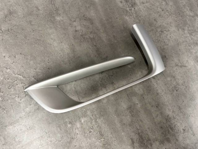 BMW 51117308043 Молдинг решетки бампера переднего левый в наличии Черкассы