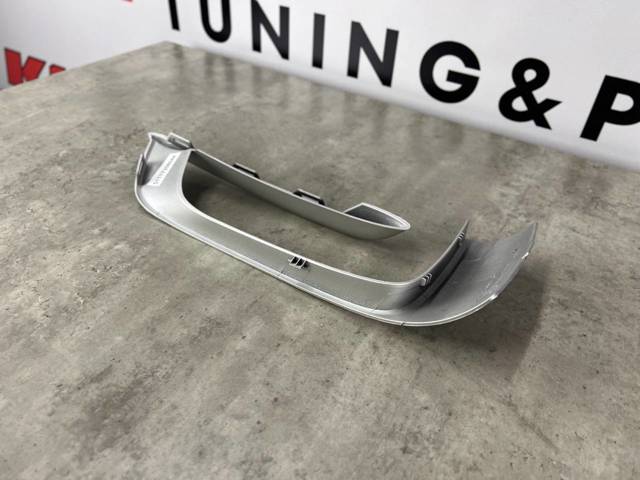 BMW 51117308044 Молдинг решетки бампера переднего правый в наличии Чернигов