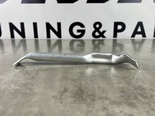 BMW 51117308058 Распорка передних стоек подвески правая в наличии Полтава