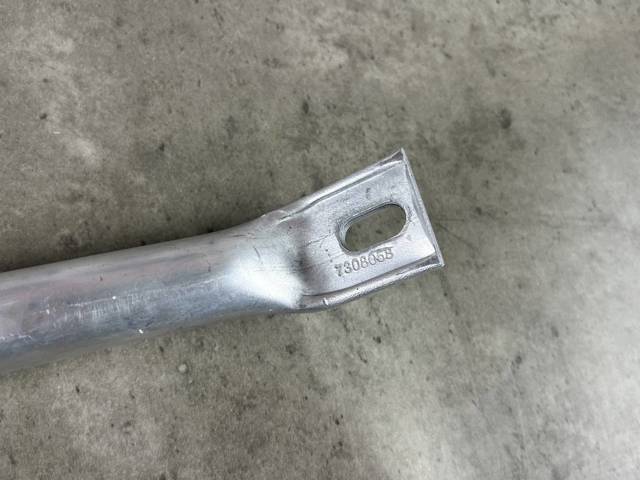 BMW 51117308058 Распорка передних стоек подвески правая в наличии Павлоград